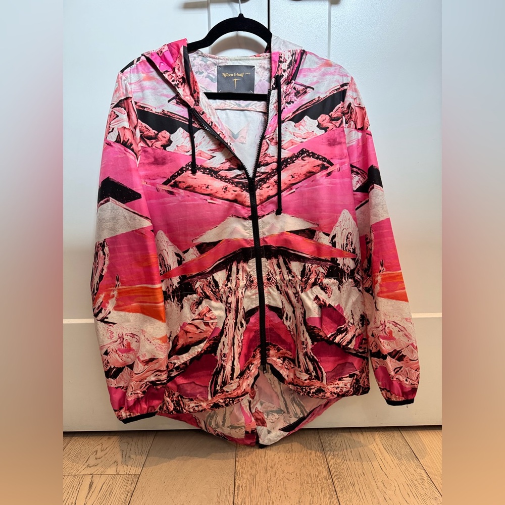 FIFTEEN & HALF Pink and Black Graphic Hoodie Jacket Windbreaker. Size L